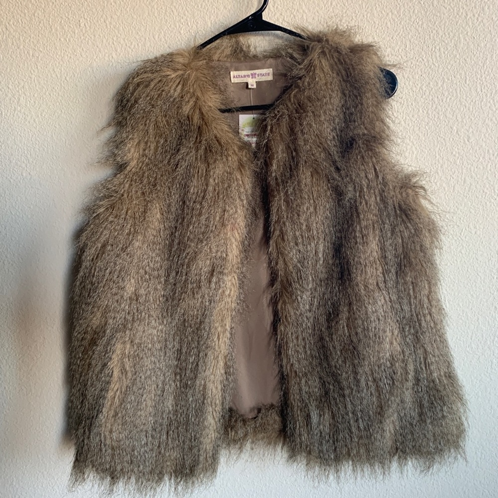 Altard state fur vest